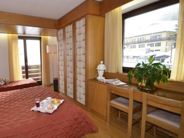 Hotel Cristallo Madonna Exterior foto